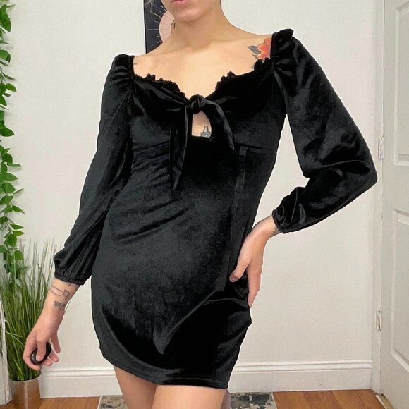 Glamorous Tie-Front Velvet Mini Dress Long Sleeve Size 6 Black - Picture 2 of 7